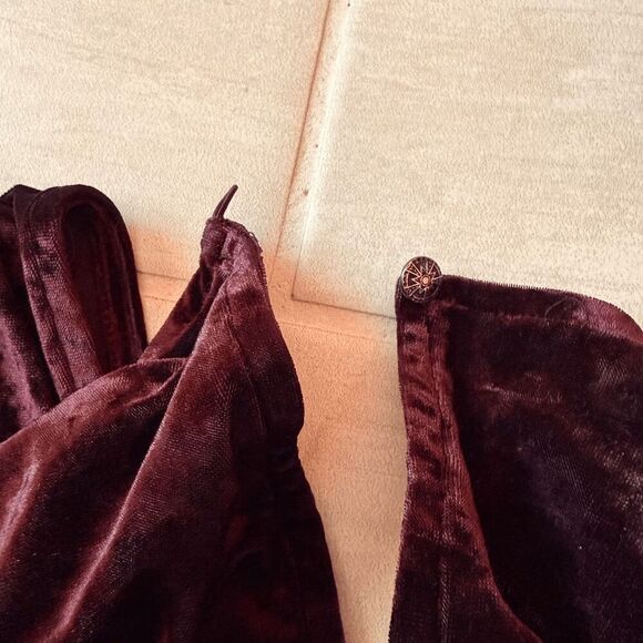 American Eagle Romper Shorts Deep V-neck Burgundy Velvet Bat Sleeve Small - Picture 2 of 8